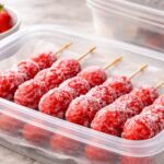 冷凍保存された状態のいちご飴